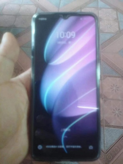 刚买的因颜色不喜欢，买时1500元，现在1000出手，不议价